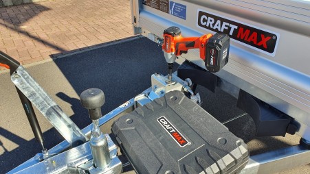 CRAFTMAX-BOSS-Dreiseitenkipper-2.600Kg-ALU-Bordwaende-Stahlboden-pumpless-Hydraulik-Akku-Schrauber-306x175x30cm-4