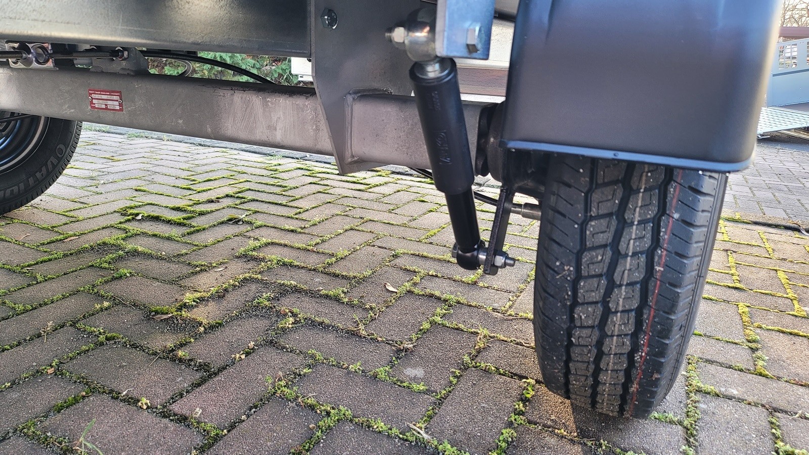 CRAFTMAX-MAXI-100kmh-Zulassung-Radstossdaempfer-1300kg-Kastenanhaenger
