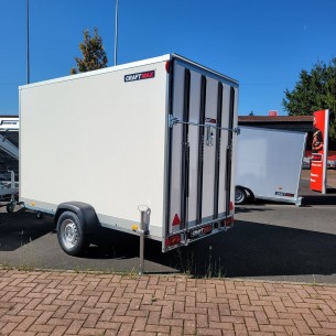 Plywood-1300-GFK-Kofferanhaenger-grosse-Rampe-3.05×1.57x1-1