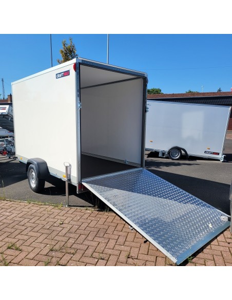 Plywood-1300-GFK-Kofferanhaenger-grosse-Rampe-3.05×1.57x1-2