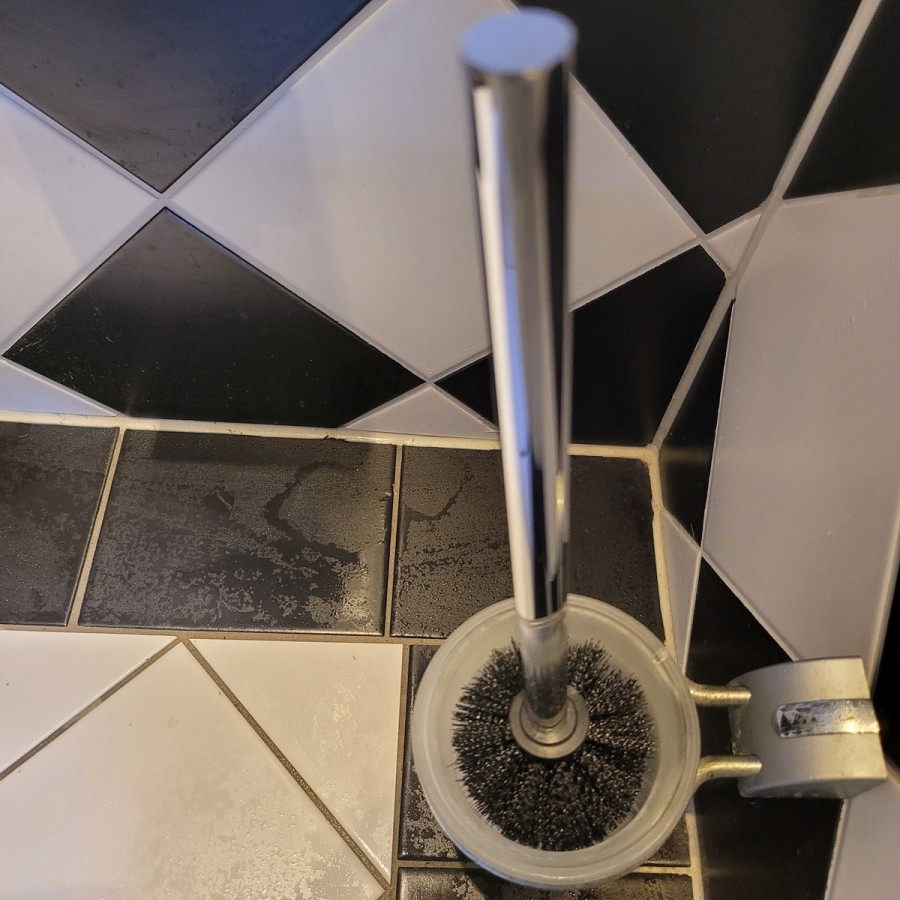 WC-Buerste-schwarz-Toilettenbuerste-Edelstahlstiel-Klobuerste-abnehmbarer-Buerstenkopf-8cm-3