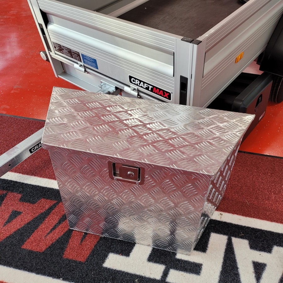 CRAFTMAX-Deichselbox-Edelstahl-Trapezform-6