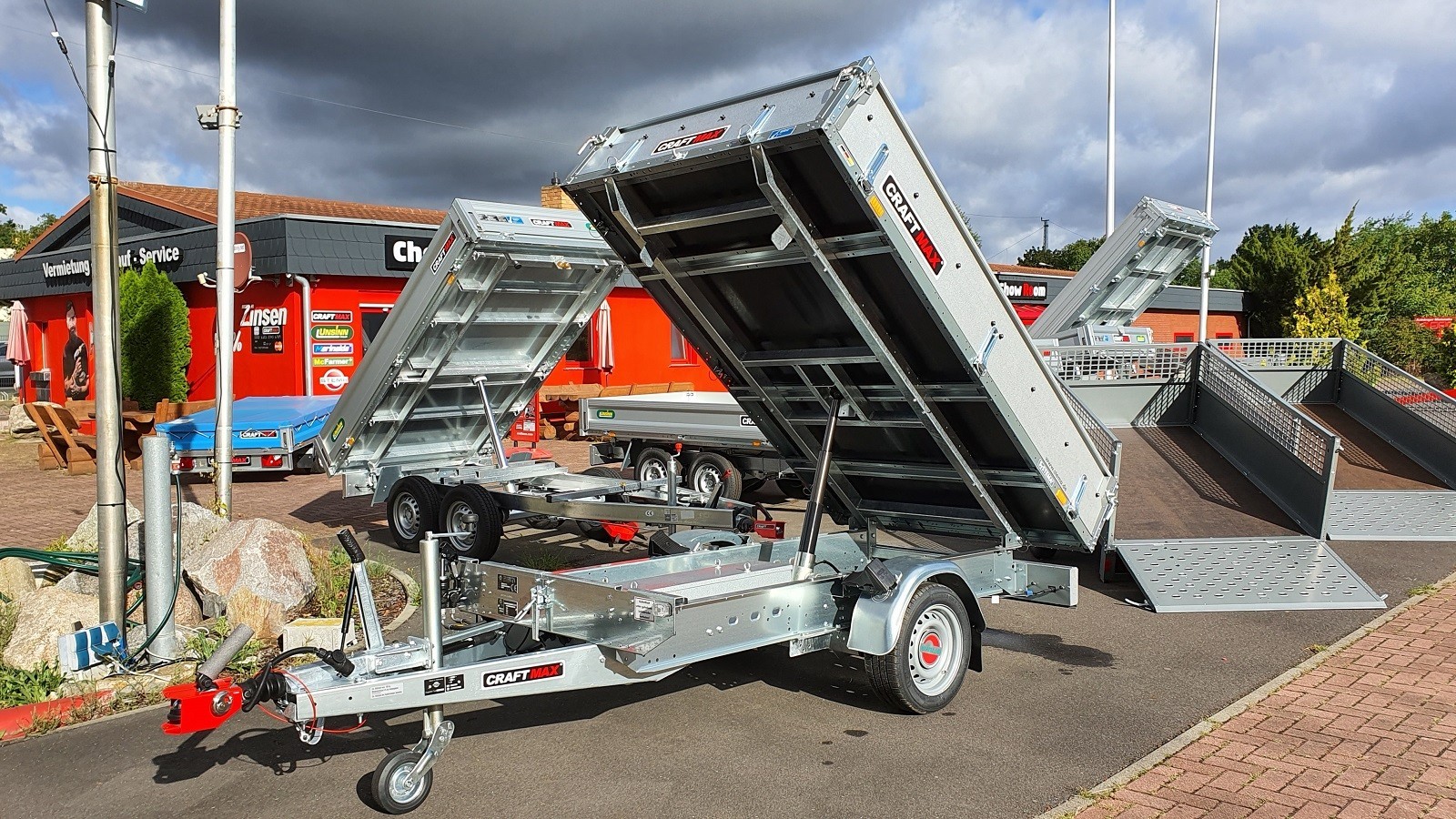 STEMA-ROCKO®1-1500kg-Rueckwaertskipper-mit-Elektrohydraulik-Handpumpe-1