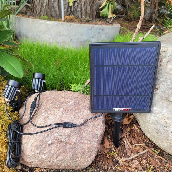 CRAFTMAX-LED-Strahler-gruen-fuer-Garten-grosses-Solar-Panel-1