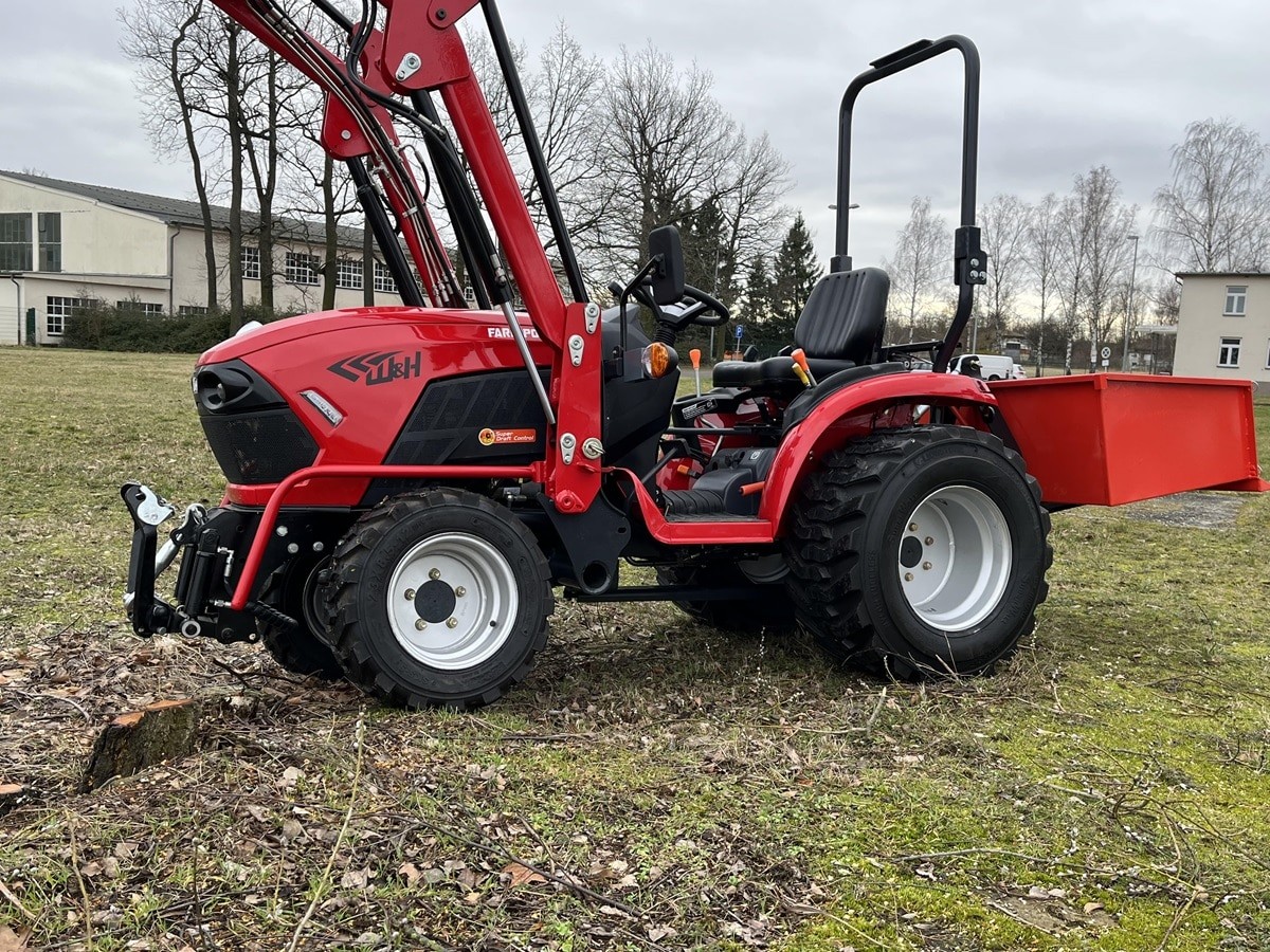 WH-Farmpower-125-red-Schmalspurschlepper-25-PS-6