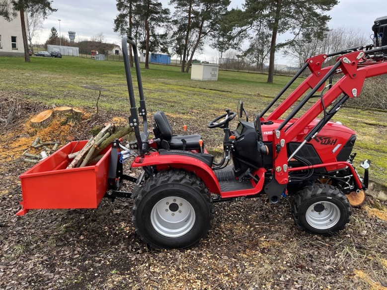 WH-Farmpower-125-red-Schmalspurschlepper-25-PS-7