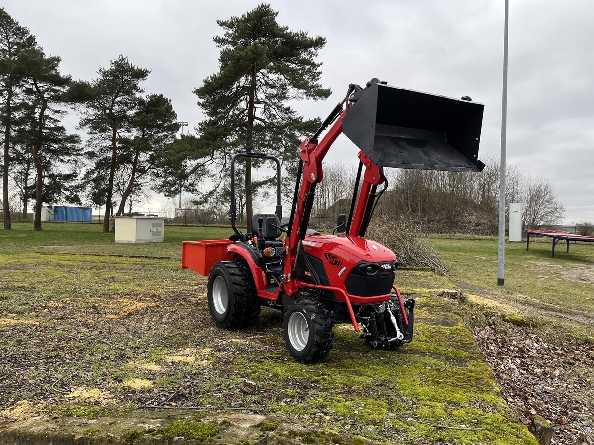 WH-Farmpower-125-red-Schmalspurschlepper-25-PS-9