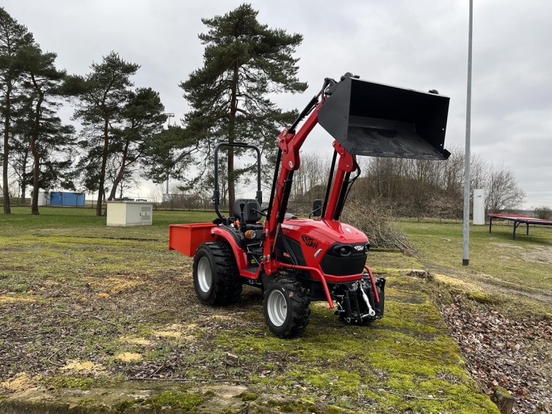 WH-Farmpower-125-red-Schmalspurschlepper-25-PS-9