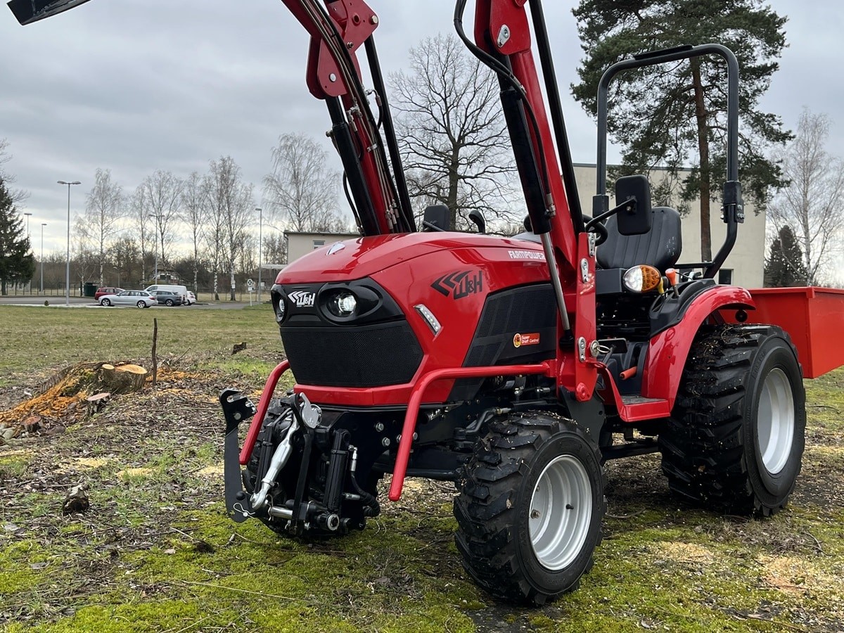 WH-Farmpower-125-red-Schmalspurschlepper-25-PS-14