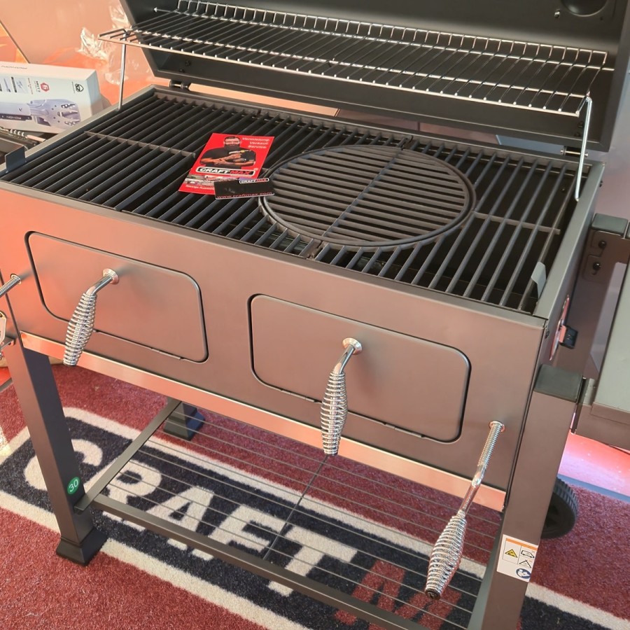Mr.-Burns-Smoker-BBQ-Holzkohlegrill-Gartengrill-mit-Deckel-und-Ablagen-Grillflaeche-80x42-cm-3