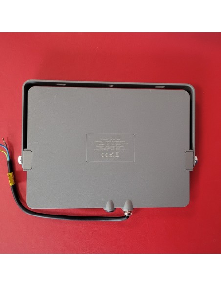 LED-Fluter-100W-4000K-neutralweiss-IP65-flach