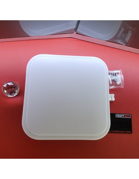 Guenstige-LED-Deckenleuchte-12-W-24-LEDs-22-cm-x-22-cm