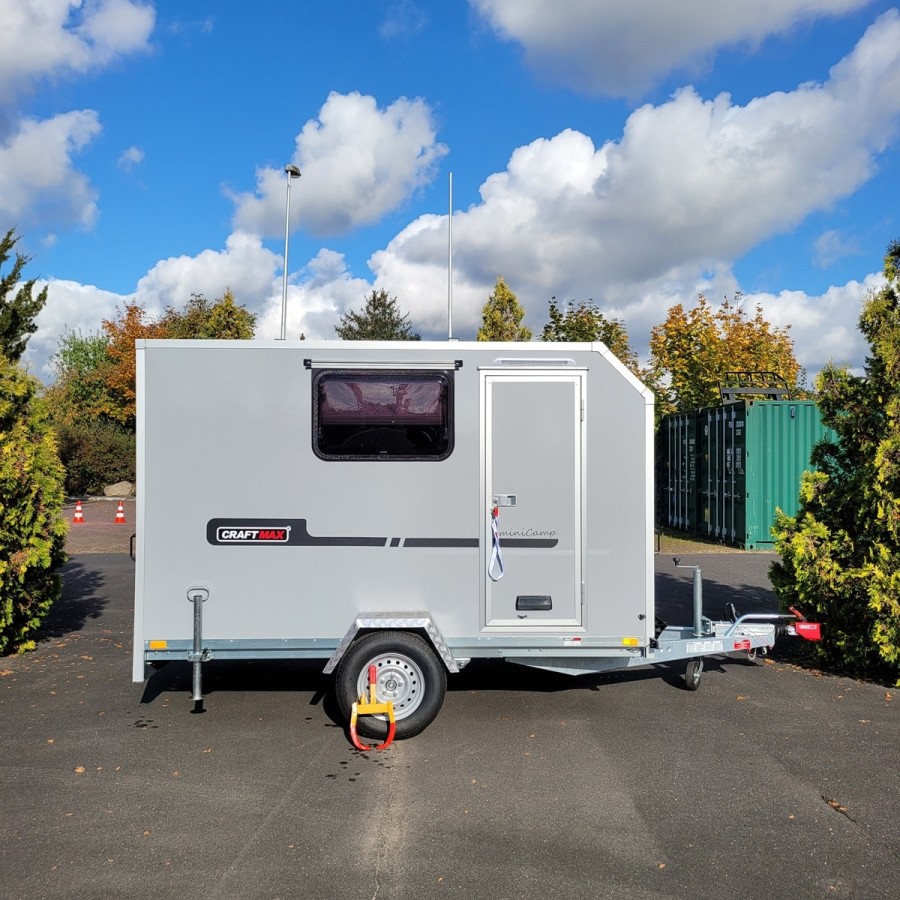 CRAFTMAX-OffRoad-Camping-Anhaenger-1300kg-Einachs-3.00x1.50x1.80m-mit-Klappe-nach-oben-Fenster-Tuer-100kmh-3