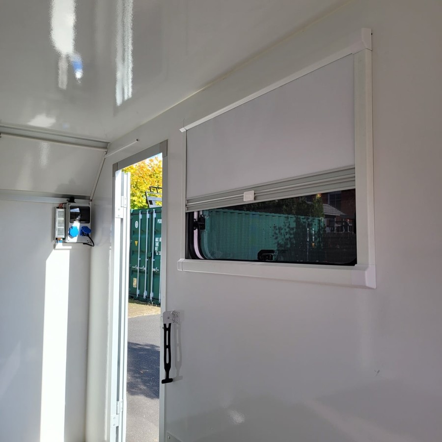 CRAFTMAX-OffRoad-Camping-Anhaenger-1300kg-Einachs-3.00x1.50x1.80m-mit-Klappe-nach-oben-Fenster-Tuer-100kmh-7