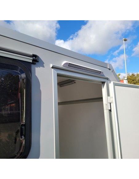 CRAFTMAX-OffRoad-Camping-Anhaenger-1300kg-Einachs-3.00x1.50x1.80m-mit-Klappe-nach-oben-Fenster-Tuer-100kmh-9