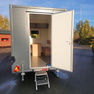 CRAFTMAX-Bauwagen-750-Thermo-Sandwichpanele-3.45×1.98×2.20m-ungebremst-Fenster-Tuer-Sitzgarnitur-Stuetzen-Heizung-Steckdosen-4