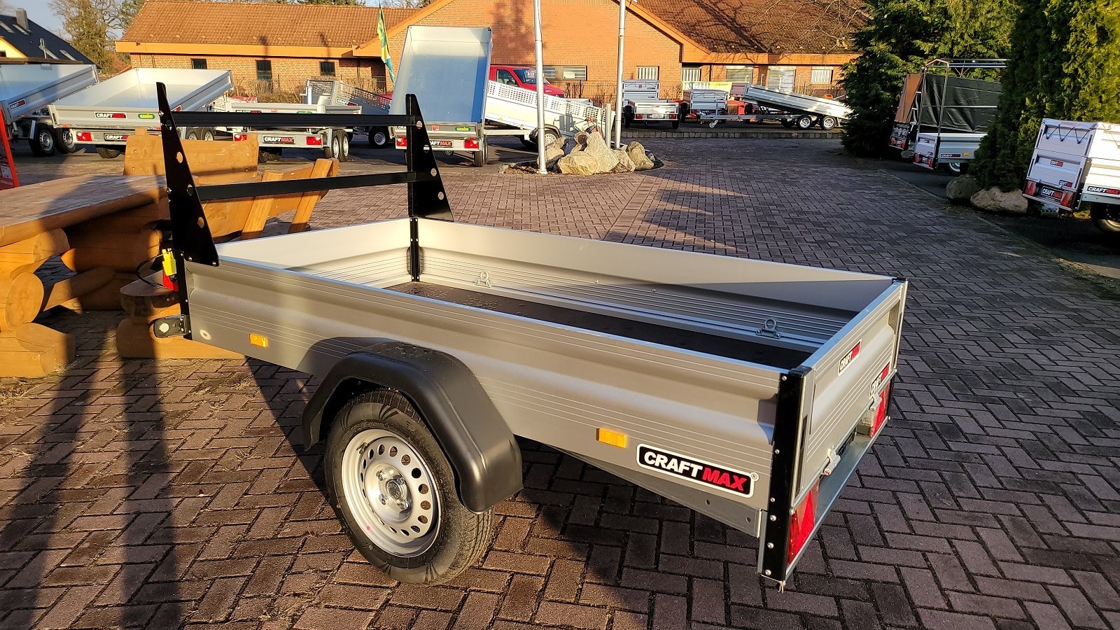 CRAFTMAX-BUDGET-Kastenanhaenger-mit-V-Deichsel-ALU-Bordwaenden-80cm-H-Gestell-aus-gepulvertem-Stahl-750-Kg-ungebremst-2