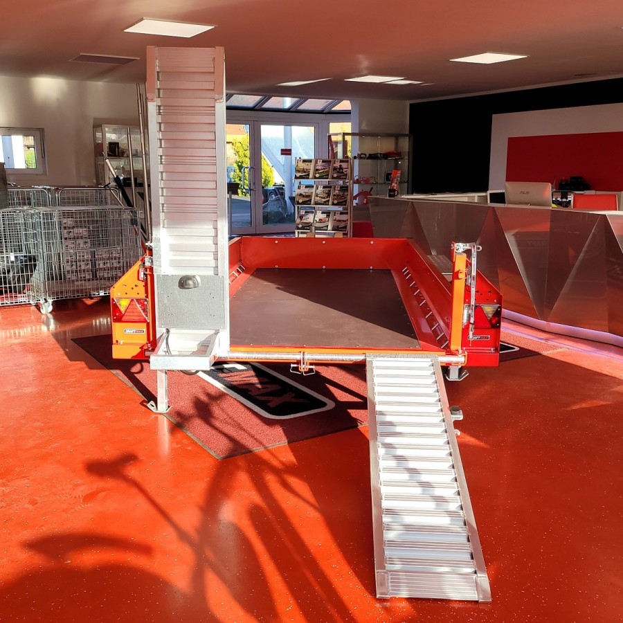 CRAFTMAX-MEGA-Baumaschinentransporter-3000Kg-Schaufelauflage-schwenkbaren-Auffahrrampen-2730kg-Nutzlast-19