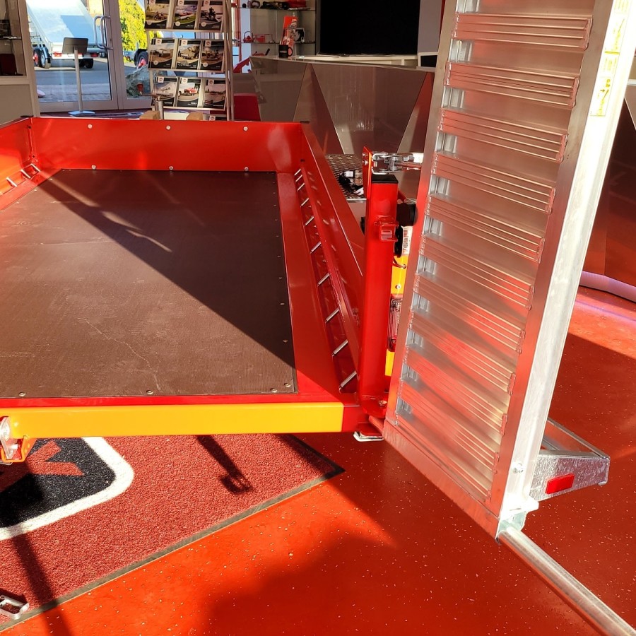 CRAFTMAX-MEGA-Baumaschinentransporter-3000Kg-Schaufelauflage-schwenkbaren-Auffahrrampen-2730kg-Nutzlast-13