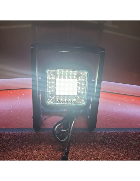 MAKITA-DEADML805-LED-Bautrahler-AKKU-230V-Betrieb-Lichtstrom-750-Lumen-7