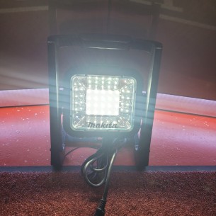 MAKITA-DEADML805-LED-Bautrahler-AKKU-230V-Betrieb-Lichtstrom-750-Lumen-5 2