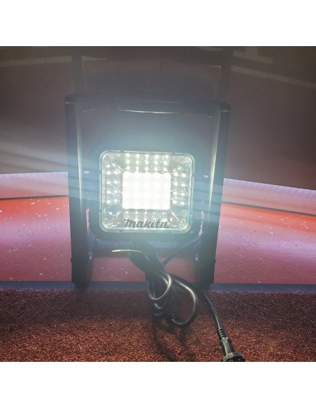 MAKITA-DEADML805-LED-Bautrahler-AKKU-230V-Betrieb-Lichtstrom-750-Lumen-6