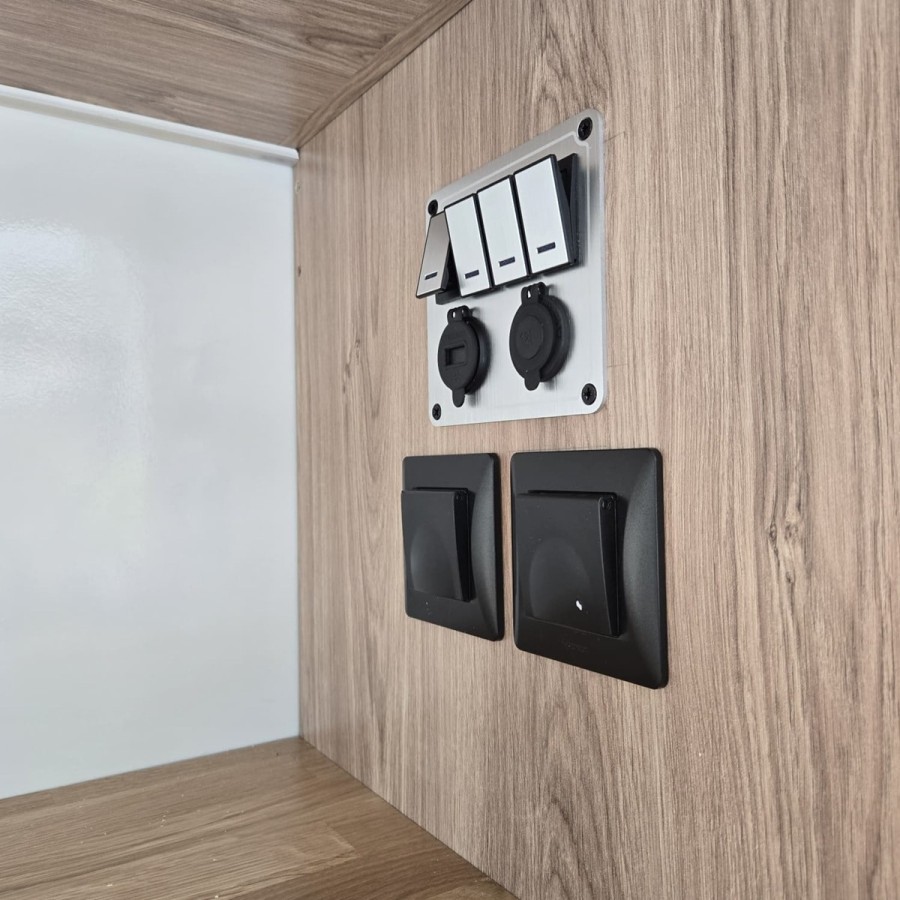CRAFTMAX®-BLACK-BROTHER-EXP-3-13-Extreme-OffRoad-Caravan-3.05x1.65x1.60m-grosse-Heckklappe-Tuer-2-Fenster-Betten-Kueche-E-Anschl