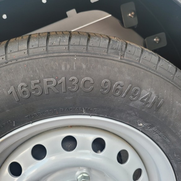 Anhaenger-Reserverad-165R13C-96-94N-5-Loch-Stahlfelge-112-2