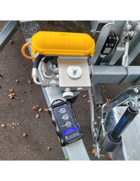 VARIOSTAR-3500-absenkbare-Pritsche-Seitenkipper-4.26x2.04x0.35m-Rampe-ALU-Bordwaende-Auffahrklappe-Funkfernbedienung-12
