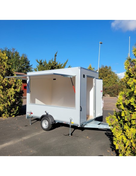CRAFTMAX-Verkaufsanhaenger-Foodtruck-1300-3.00x1.80x2.00m-Thermo-Sandwichpanele-mit-seitlicher-Verkaufsklappe-Stuetzen-Steckdose