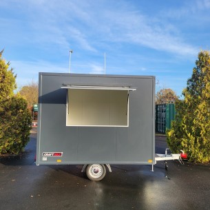 CRAFTMAX-Verkaufsanhaenger-750KG-2.97×1.95×2.18m-Thermo-Sandwichpanele-mit-seitlicher-Verkaufsklappe-Stuetzen-1