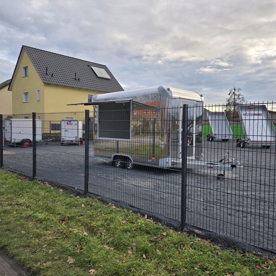 CRAFTMAX-STREAMER-2700-Verkaufsanhaenger-Edelstahl-Thermo-Sandwichpanele-seitliche-Verkaufsklappe-Stuetzen-ALU-Felgen-100kmh-2