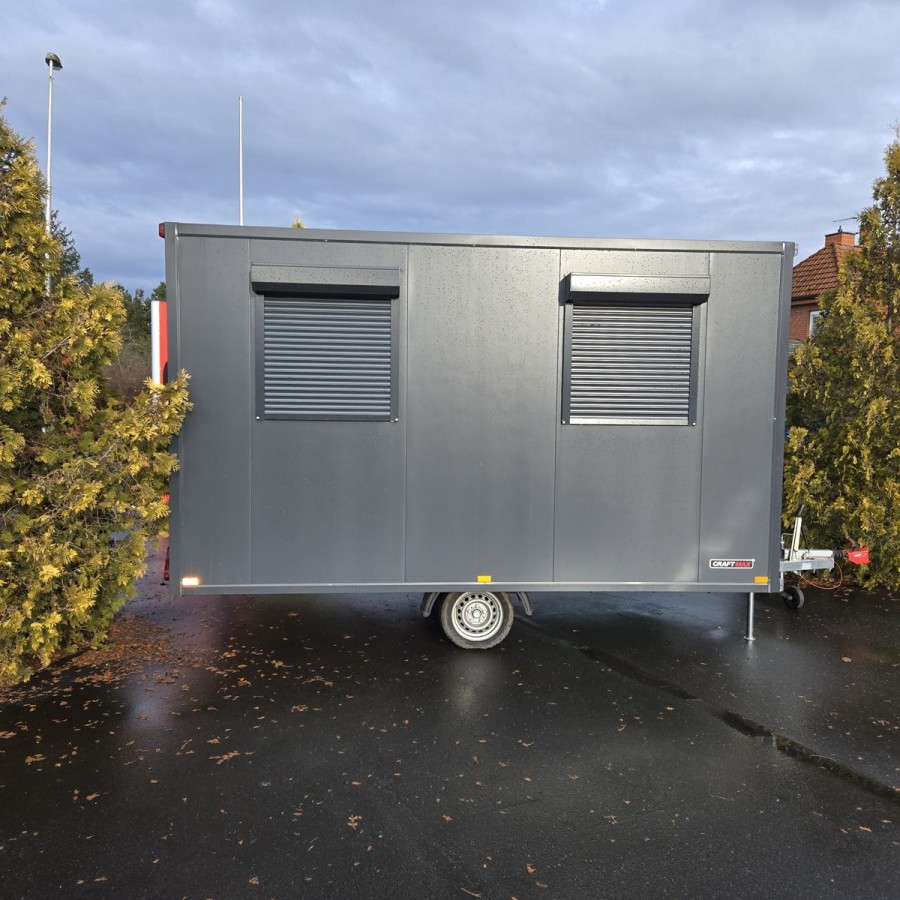CRAFTMAX-Bauwagen-1350-Thermo-Sandwichpanele-3.95x2.41x2.17m-gebremst-2-Fenster-Tuer-4