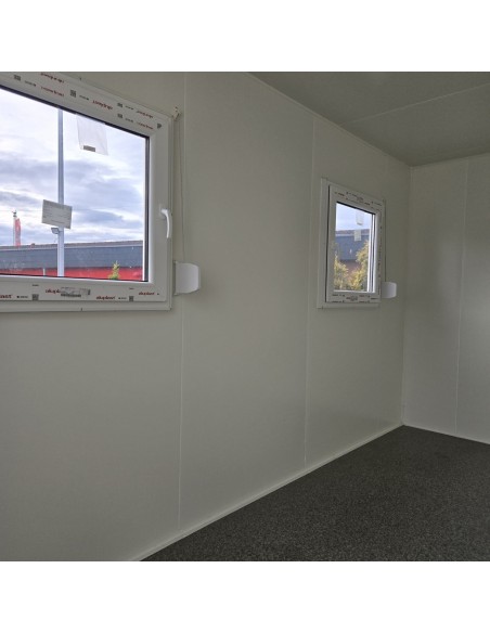 CRAFTMAX-Bauwagen-1350-Thermo-Sandwichpanele-3.95x2.41x2.17m-gebremst-2-Fenster-Tuer-6
