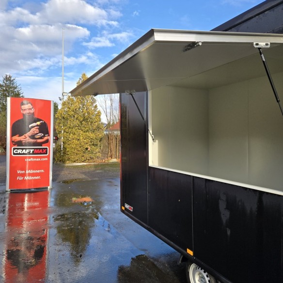 Verkaufsanhaenger1350kg-gebremst-3.95x1.99x2.18m-Thermo-Sandwichpanele-mit-grosser-Verkaufsklappe-Stuetzen-7