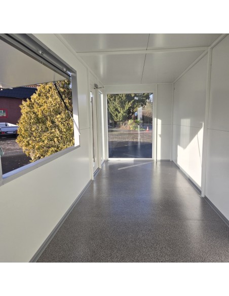MobilOffice-2700-Thermo-Sandwichpanele-6.00-x-2.20-x-2.40m-grosse-Glasfenster-u.-Tuerelemente-Verkaufsklappe-3