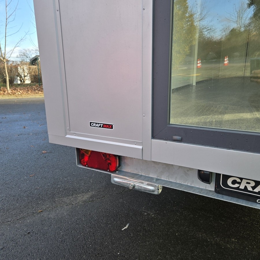MobilOffice-2700-Thermo-Sandwichpanele-6.00-x-2.20-x-2.40m-grosse-Glasfenster-u.-Tuerelemente-Verkaufsklappe-16