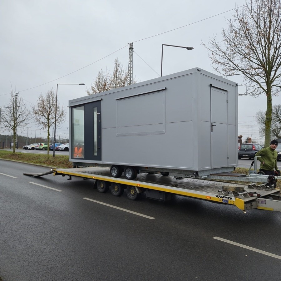 MobilOffice-2700-Thermo-Sandwichpanele-6.00-x-2.20-x-2.40m-grosse-Glasfenster-u.-Tuerelemente-Verkaufsklappe-17