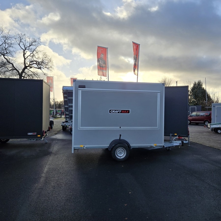 Verkaufsanhaenger-Foodtruck-1300-3.05x1.77x2.29m-Thermo-Sandwichpanele-mit-seitlicher-Verkaufsklappe-Stuetzen-Steckdosen-100kmh-