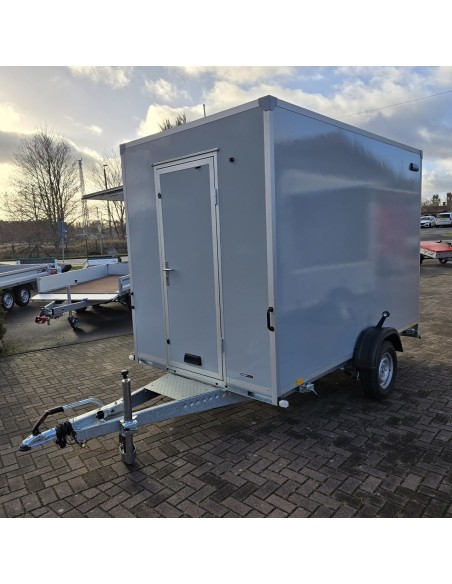 Verkaufsanhaenger-Foodtruck-1300-3.05x1.77x2.29m-Thermo-Sandwichpanele-mit-seitlicher-Verkaufsklappe-Stuetzen-Steckdosen-100kmh-