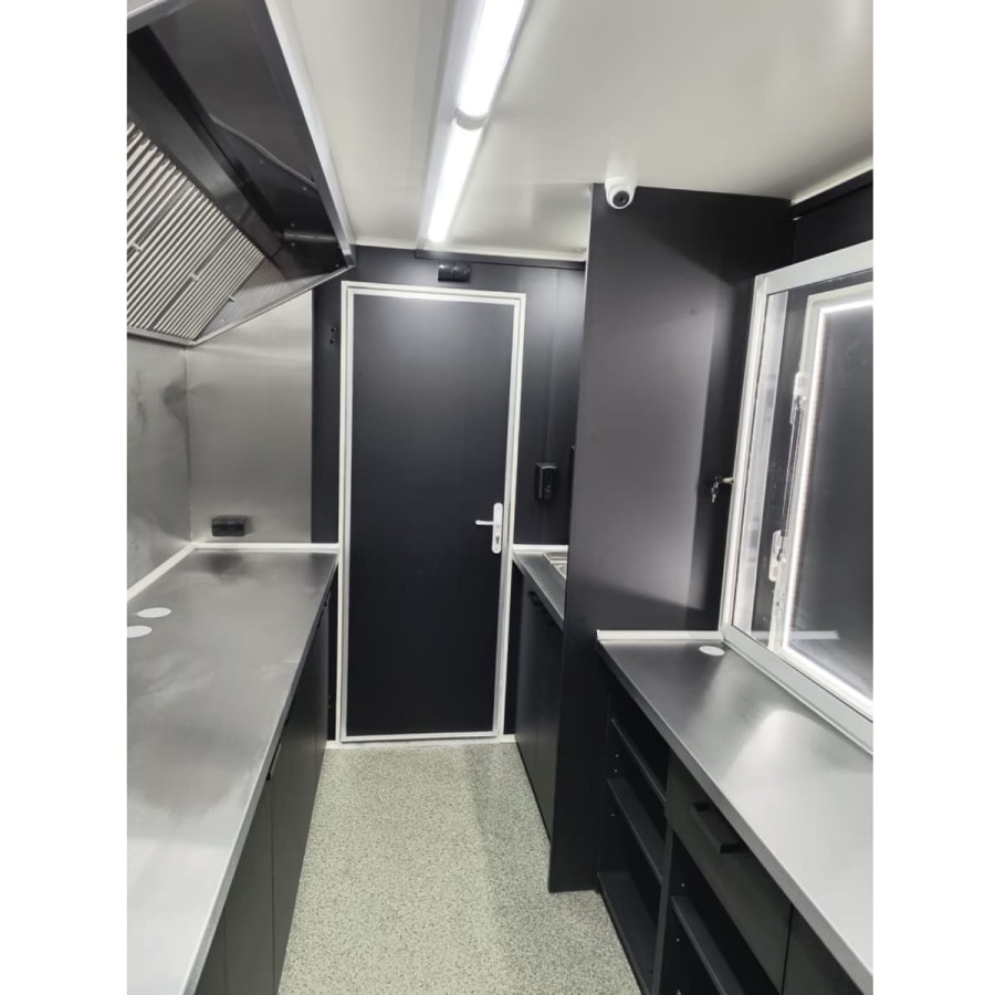 Verkaufsanhaenger-1350-4.00x2.00x2.20m-Thermo-Sandwichpanele-hochwertig-komplett-eingerichtet-6