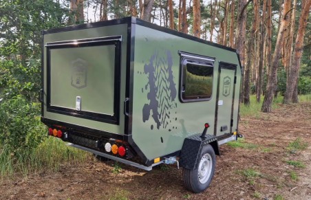OffRoad-Campinganhaenger-1000-kg-gebremst-100kmh-Kueche-Bett-Seitenfenster-Tuer-2.80x1.47x1-14