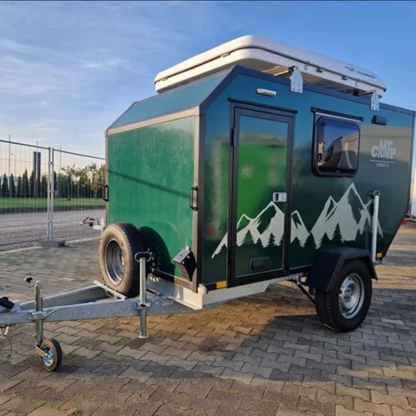 OffRoad-Campinganhaenger-1000kg-gebremst-100kmh-Kueche-Bett-Seitenfenster-Tuer-2.80x1.47x1.40m
