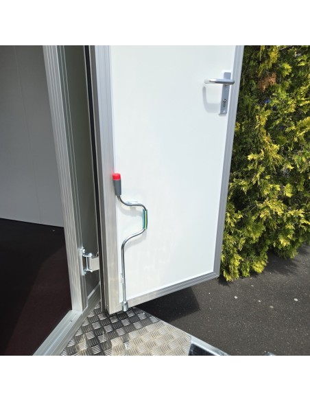CRAFTMAX-Verkaufsanhaenger-2600-Tandem-grosse-tiefe-Verkaufsklappe-11