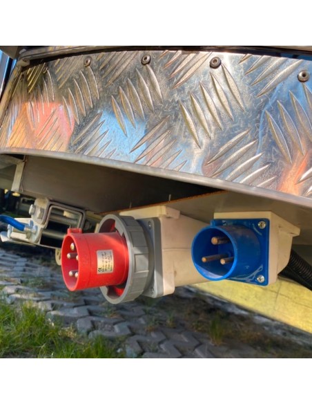 Verkaufsanhaenger-Air-STREAM-ER-2000-4.00x2.18x2.35m-Edelstahlwaende-gedaemmt-grosse-Verkaufsklappe-Fenster-Stuetzen-Innenaussta