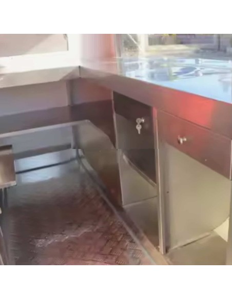 Verkaufsanhaenger-Foodtrailer-Retro-mini-amerikanischer-Klassiker-grosse-Verkaufsklappe-Stuetzen-2x2m-6