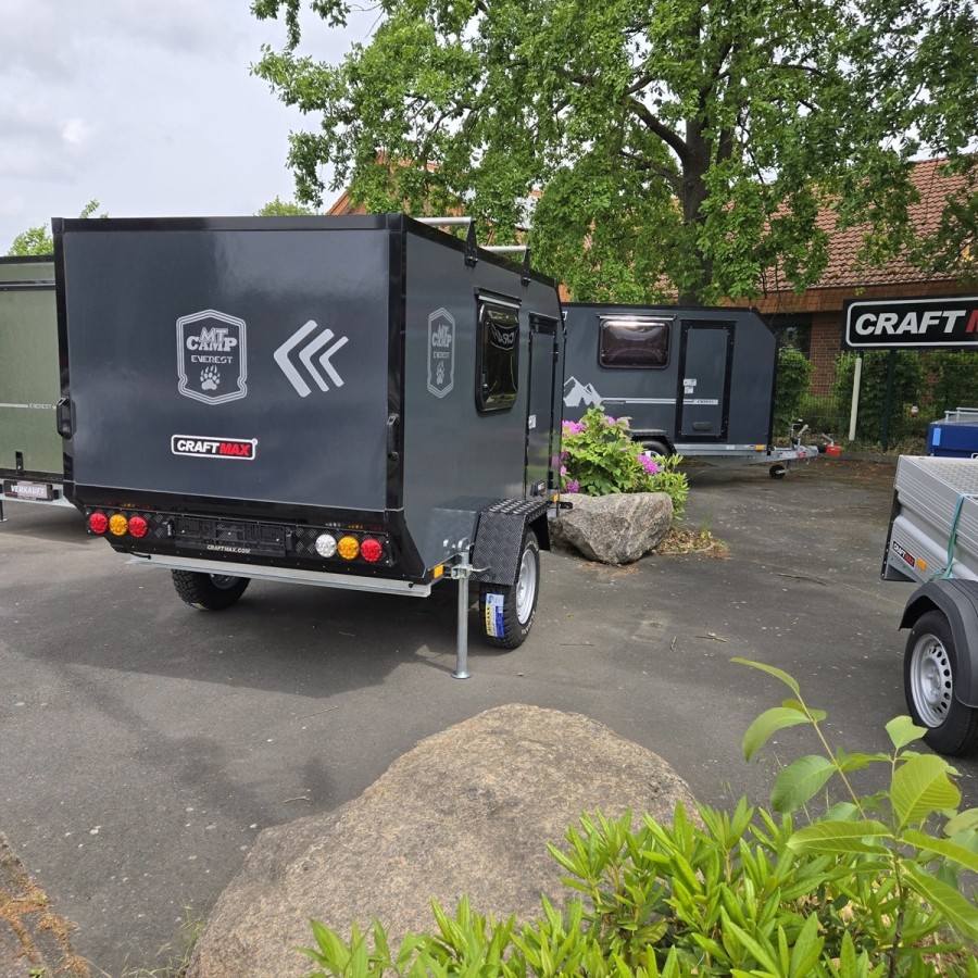 CRAFTMAX-OffRoad-Mini-Campinganhaenger-1000kg-ohne-Zwischenwand-mit-geschlossener-Heckklappe-Tuer-2-Fenster-100kmh-20