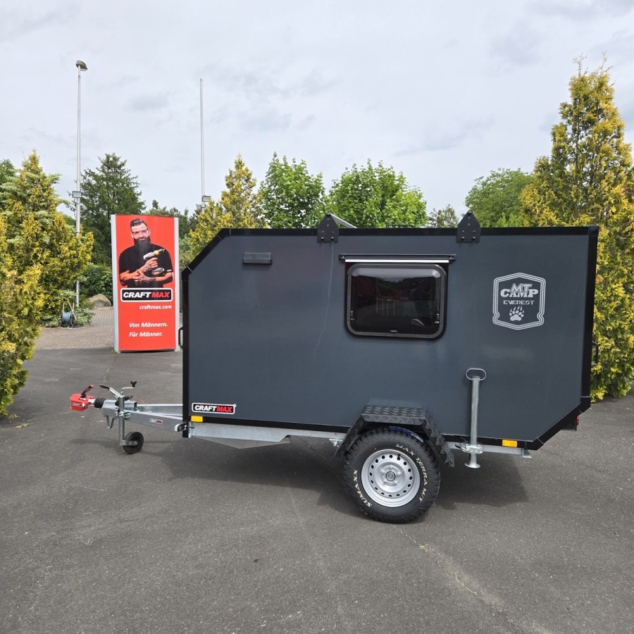 CRAFTMAX-OffRoad-Mini-Campinganhaenger-1000kg-ohne-Zwischenwand-mit-geschlossener-Heckklappe-Tuer-2-Fenster-100kmh-11