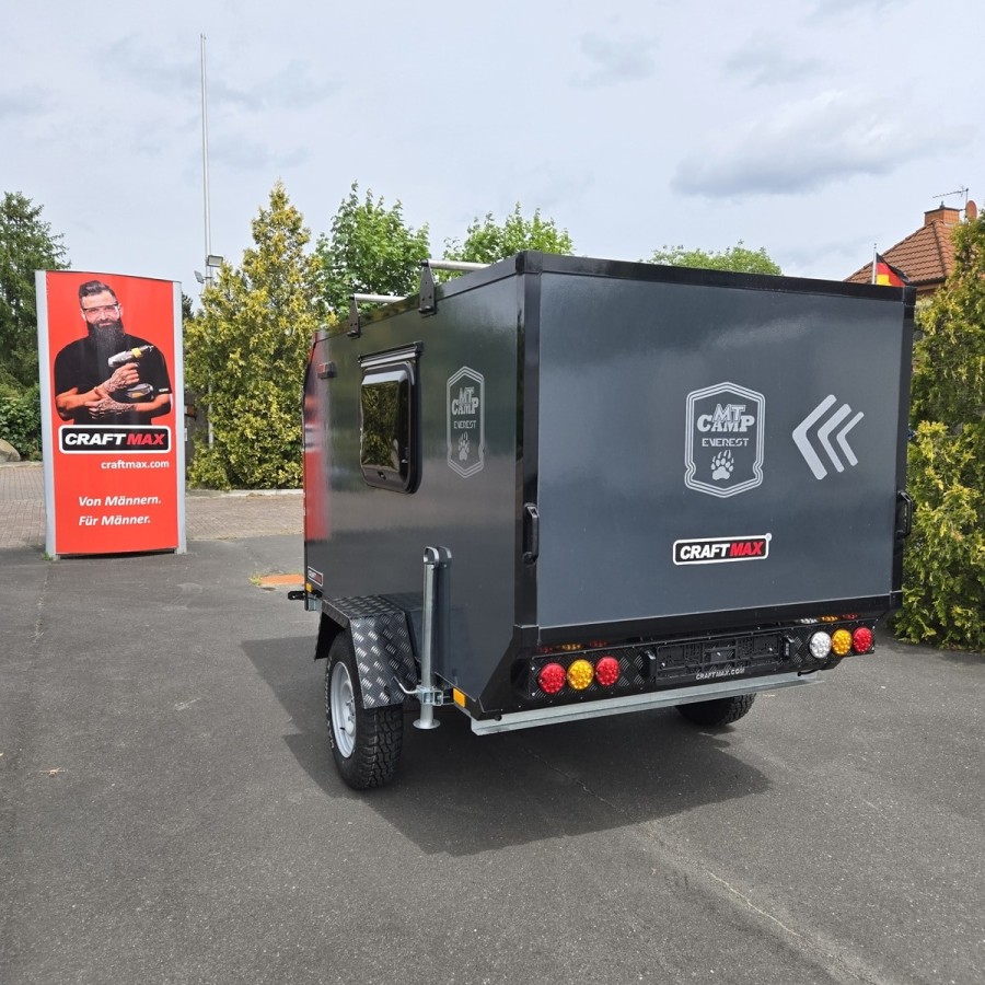 CRAFTMAX-OffRoad-Mini-Campinganhaenger-1000kg-ohne-Zwischenwand-mit-geschlossener-Heckklappe-Tuer-2-Fenster-100kmh-12