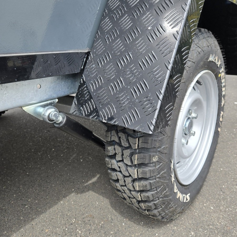 CRAFTMAX-OffRoad-Mini-Campinganhaenger-1000kg-ohne-Zwischenwand-mit-geschlossener-Heckklappe-Tuer-2-Fenster-100kmh-6